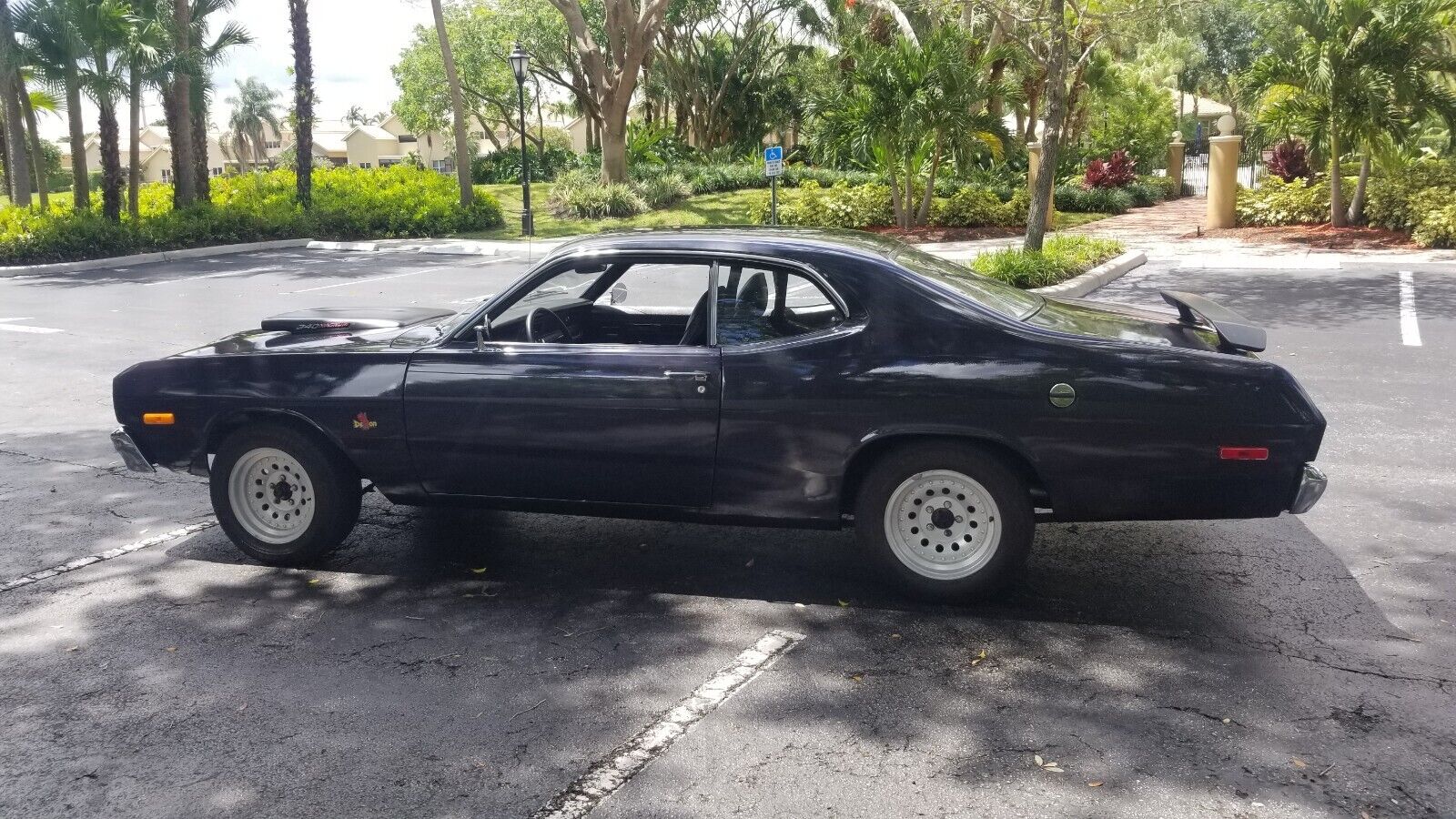 Dodge-Dart-Coupe-1973-Gray-Black-99999-9