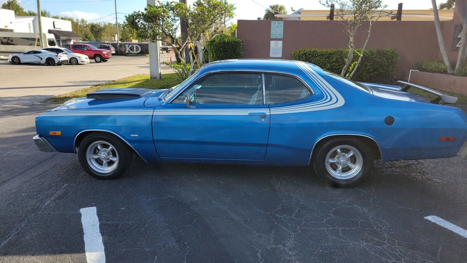 Dodge-Dart-Coupe-1975-Blue-Blue-99999-14