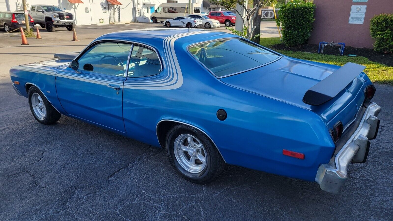 Dodge-Dart-Coupe-1975-Blue-Blue-99999-15