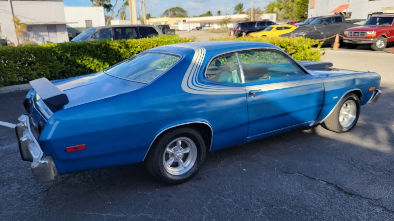 Dodge-Dart-Coupe-1975-Blue-Blue-99999-5