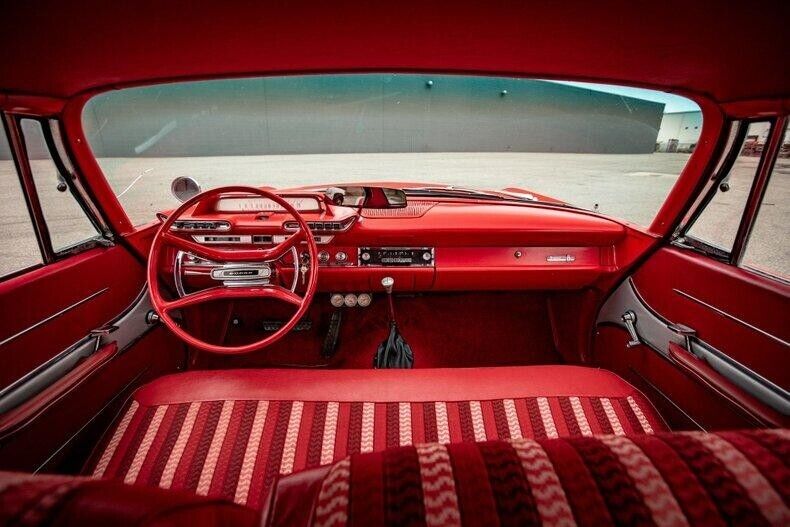 Dodge-Dart-Phoenix-Coupe-1961-Red-Red-10897-10