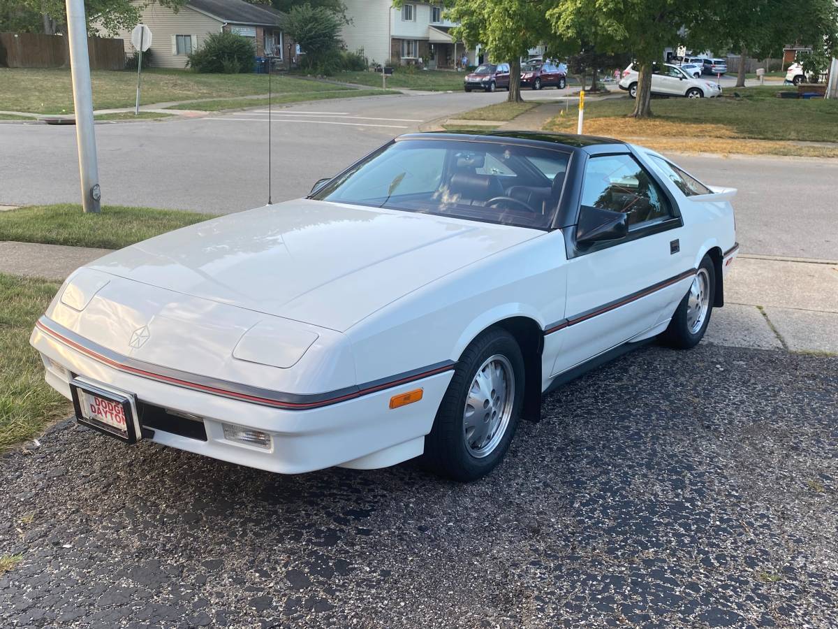 Dodge-Daytona-1988-22531-22