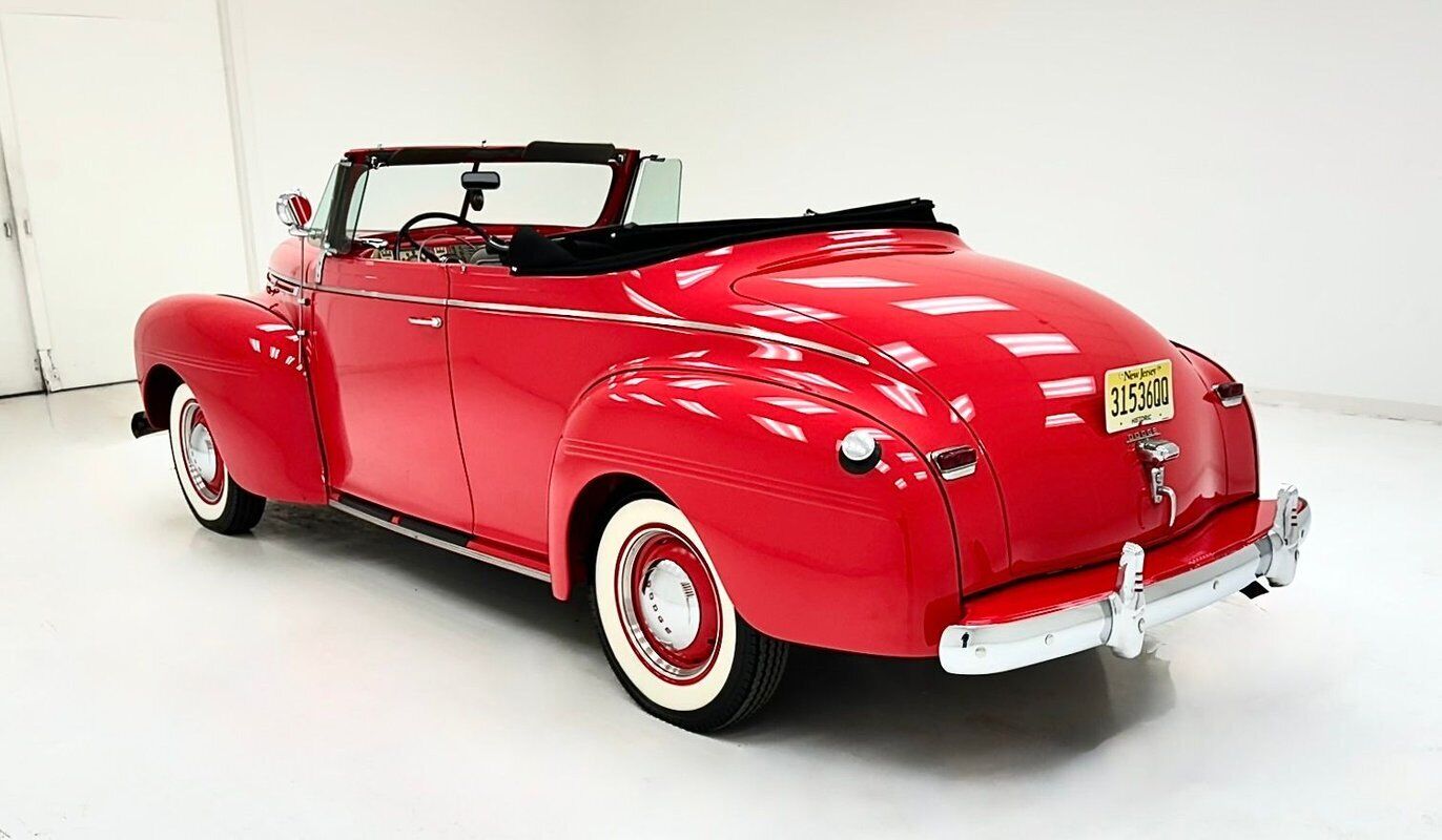 Dodge-Luxury-Liner-Cabriolet-1940-Red-Gray-146431-5