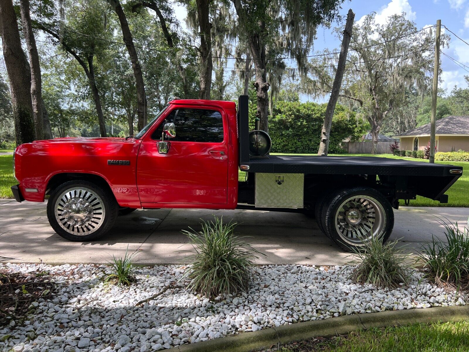 Dodge-Other-Pickups-Pickup-1991-Red-Black-8047-7