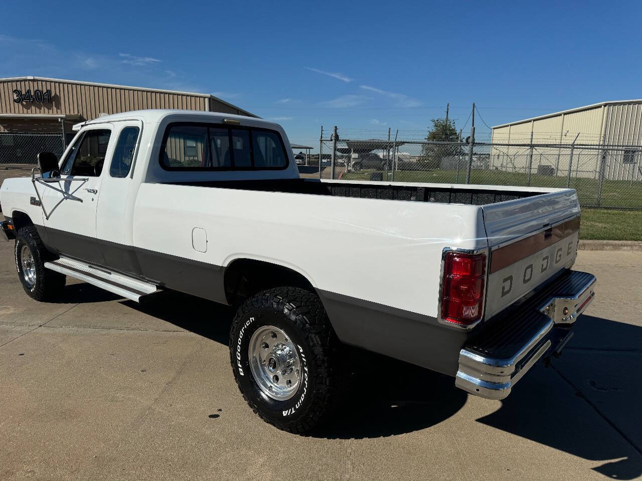 Dodge-Other-Pickups-Pickup-1992-White-Red-249287-11