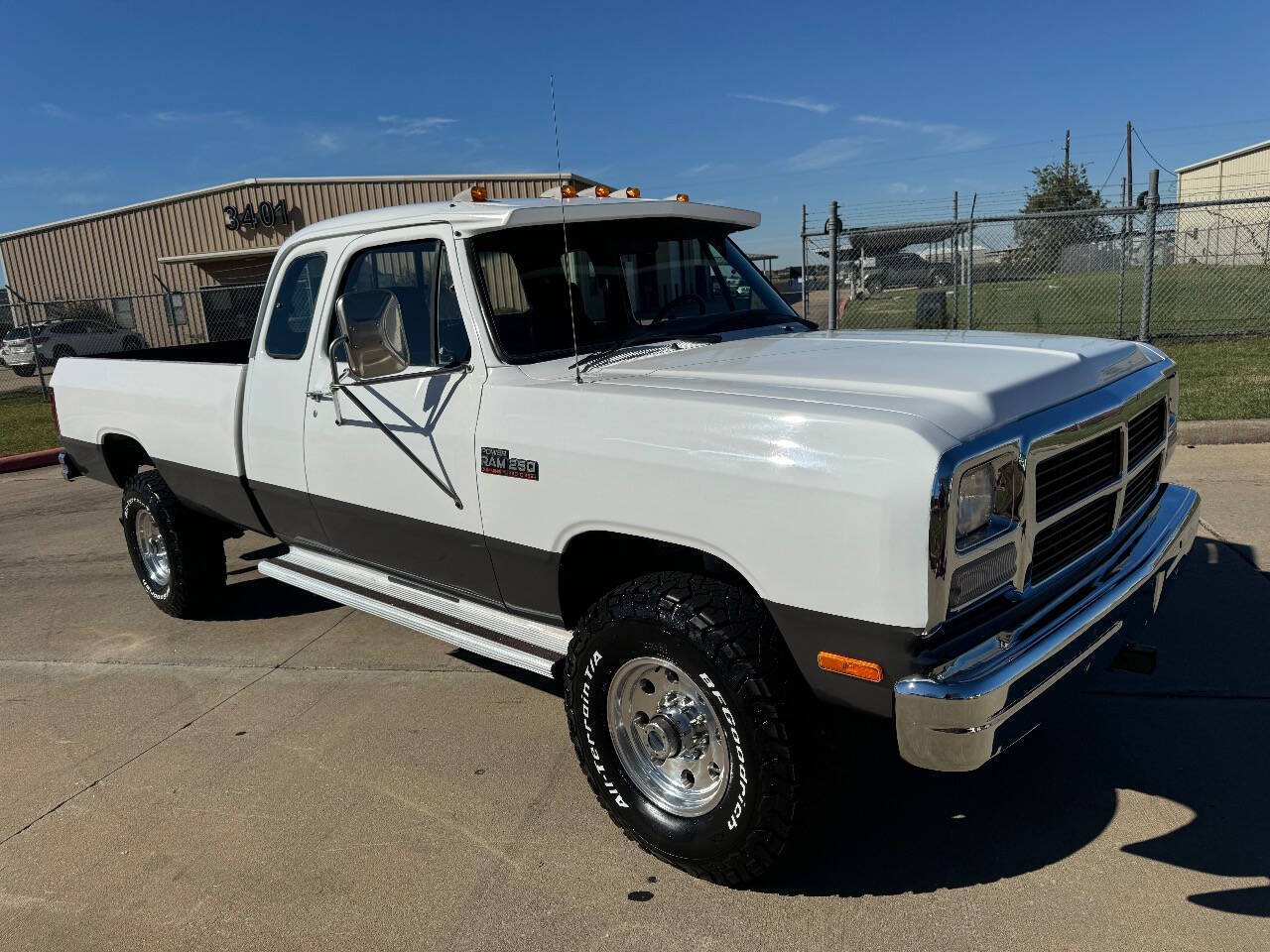 Dodge-Other-Pickups-Pickup-1992-White-Red-249287-3