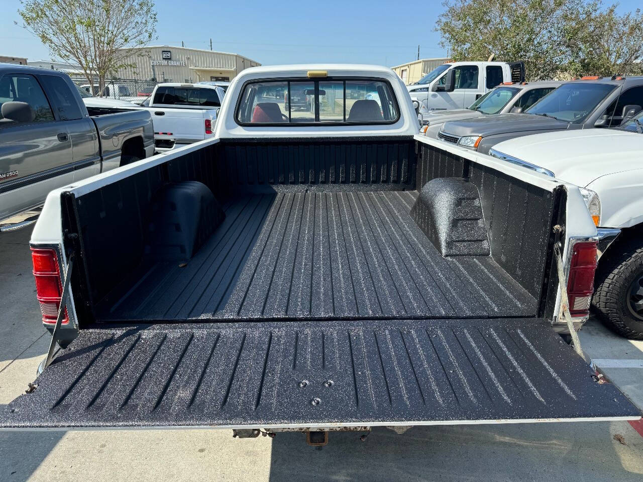 Dodge-Other-Pickups-Pickup-1992-White-Red-249287-5