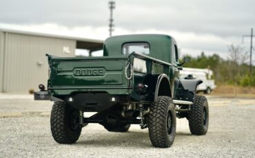 Dodge-Power-Wagon-Pickup-1946-Green-Brown-483-11