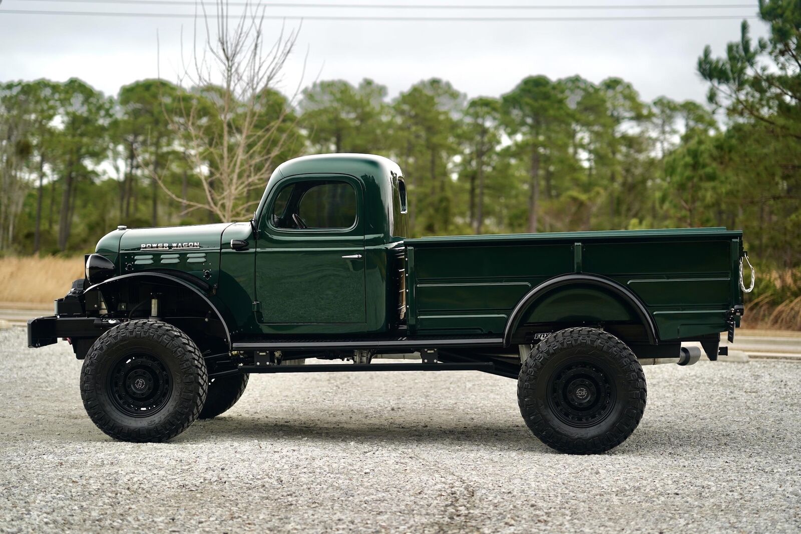 Dodge-Power-Wagon-Pickup-1946-Green-Brown-483-15