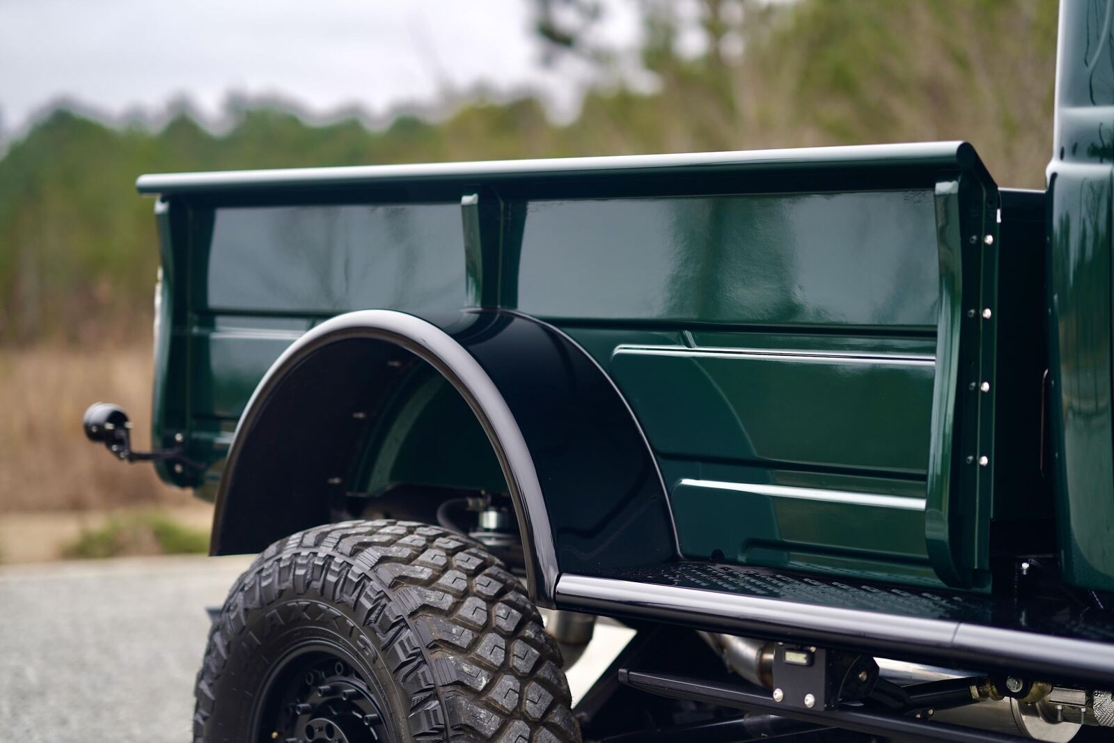 Dodge-Power-Wagon-Pickup-1946-Green-Brown-483-29