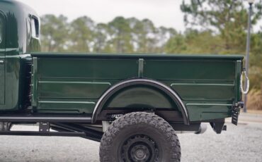 Dodge-Power-Wagon-Pickup-1946-Green-Brown-483-35