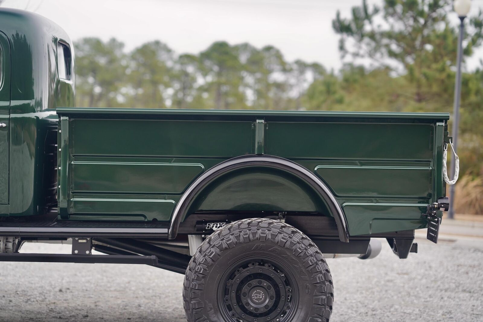 Dodge-Power-Wagon-Pickup-1946-Green-Brown-483-35