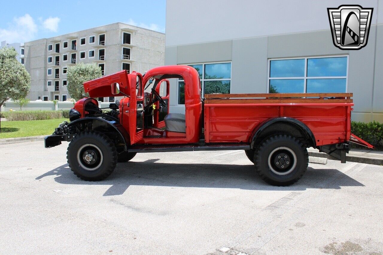 Dodge-Power-Wagon-Pickup-1963-Red-Black-70180-11