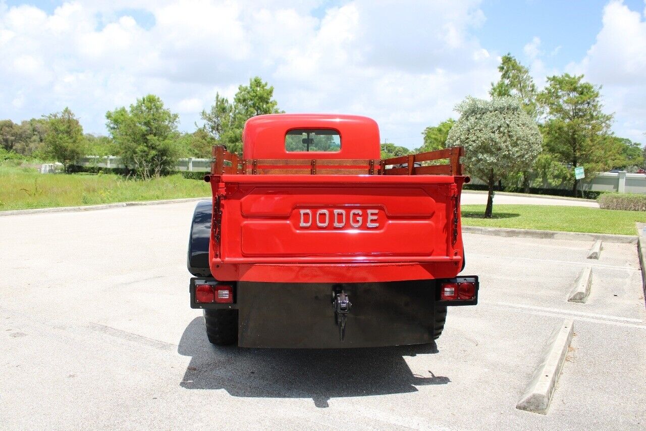 Dodge-Power-Wagon-Pickup-1963-Red-Black-70180-6