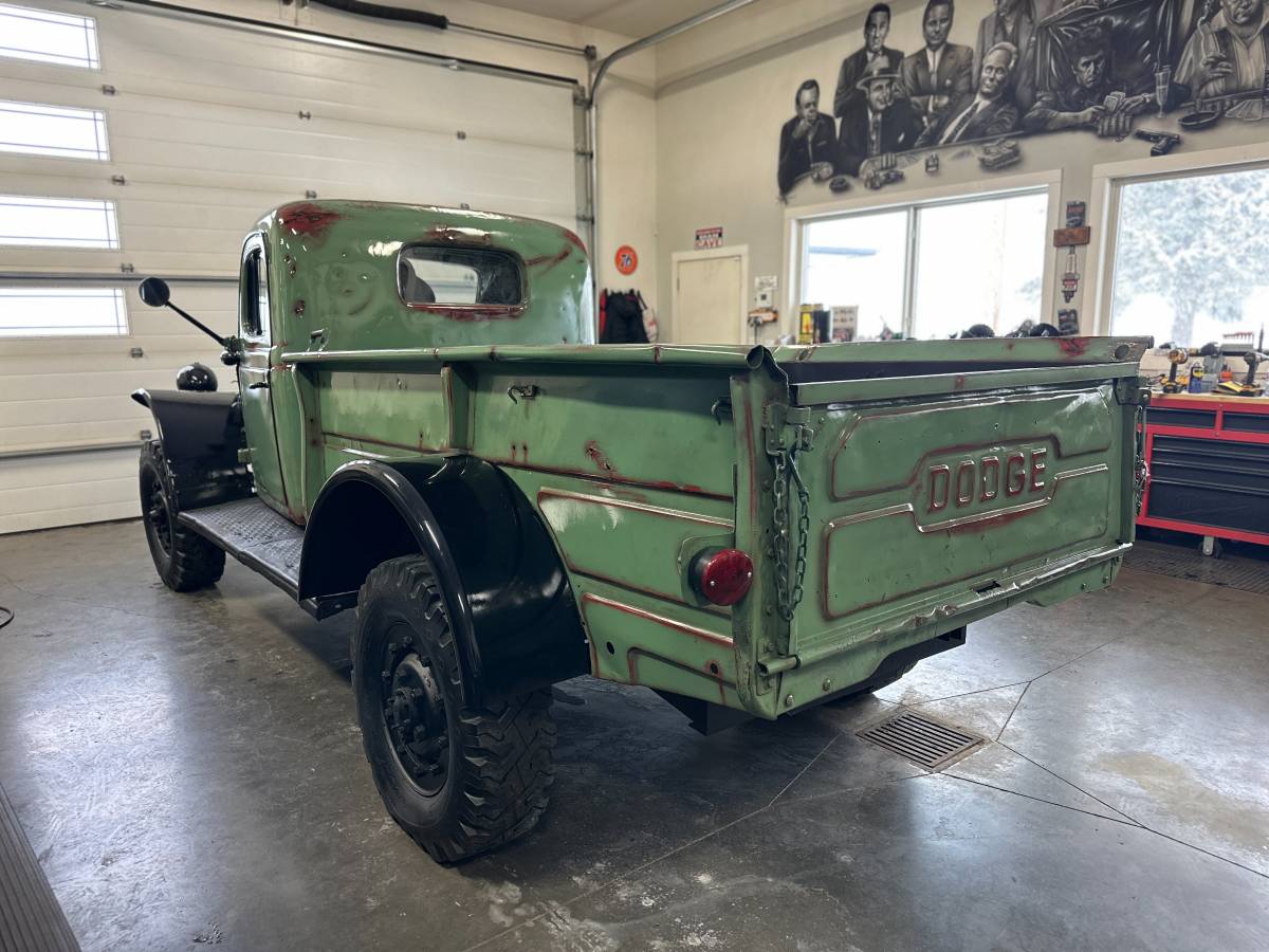 Dodge-Power-wagon-1948-green-40234-4