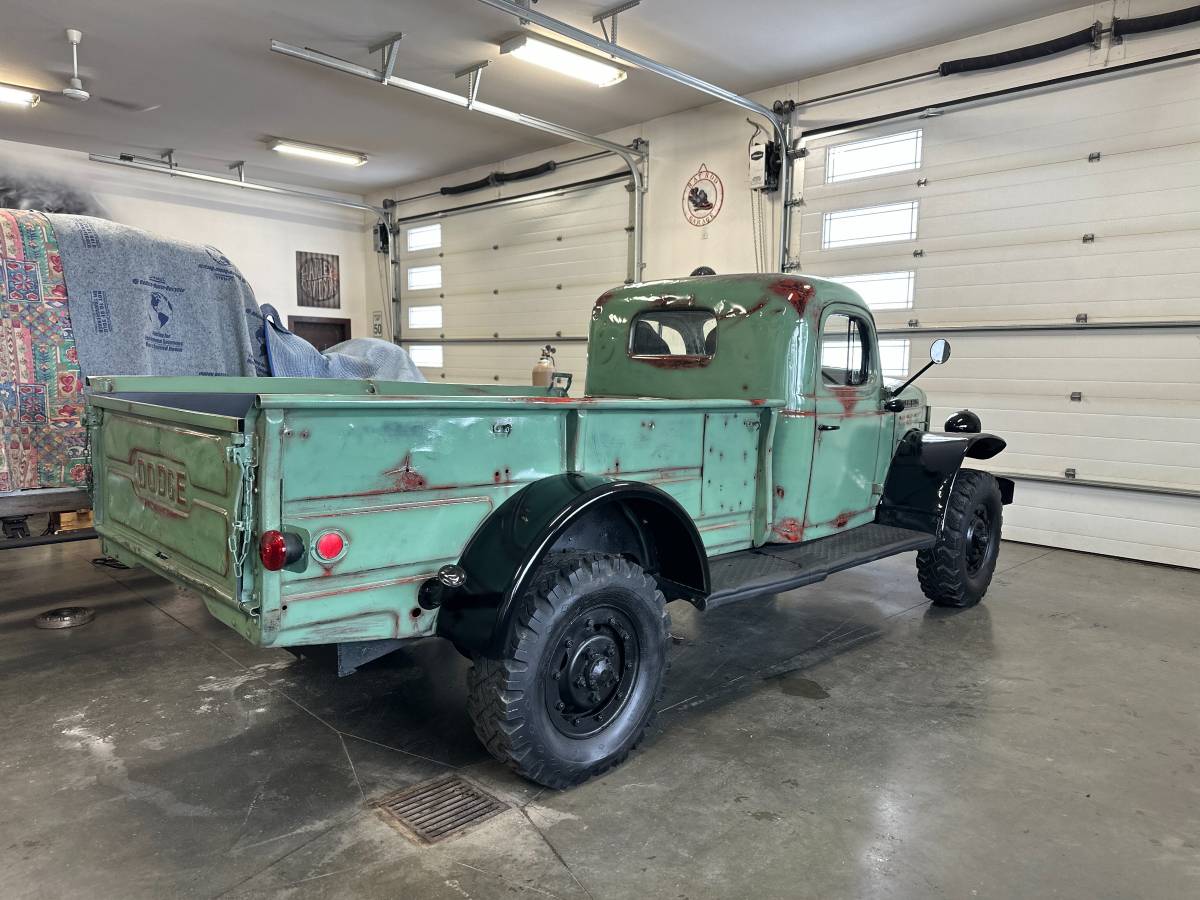 Dodge-Power-wagon-1948-green-40234-6