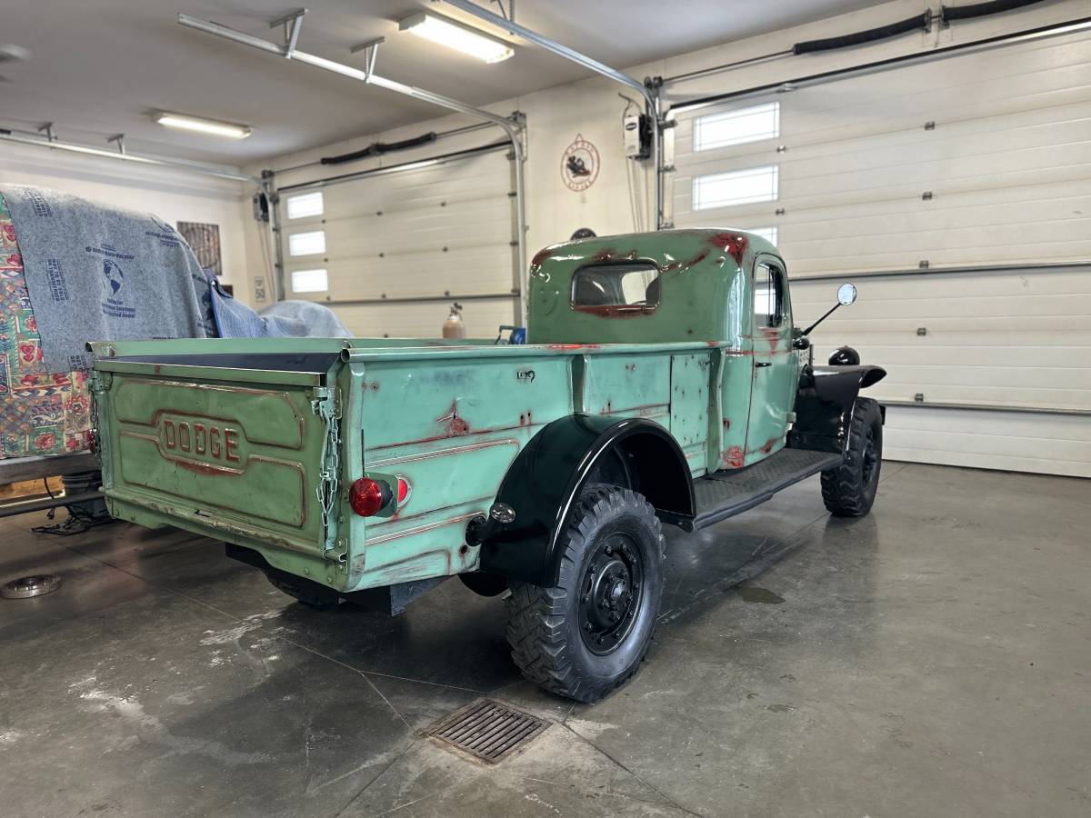 Dodge-Power-wagon-1948-green-40234-7