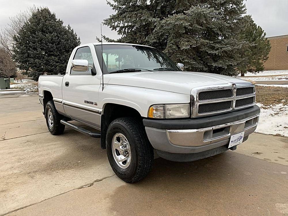 Dodge-Ram-1500-1995-white-140013