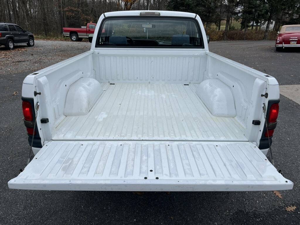 Dodge-Ram-1500-1995-white-176594-23