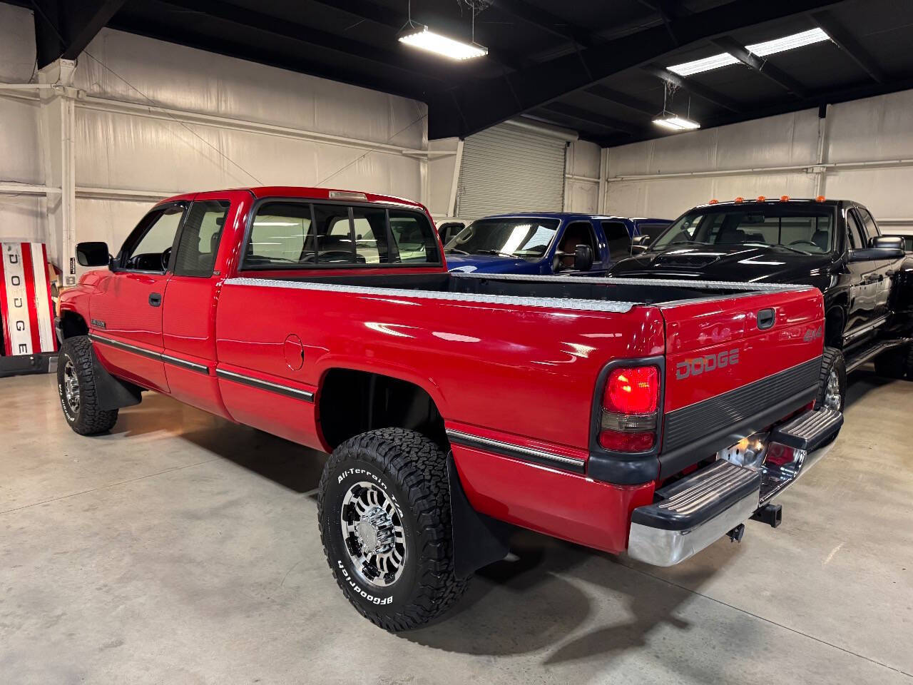 Dodge-Ram-2500-Pickup-1995-Red-Gray-128748-1