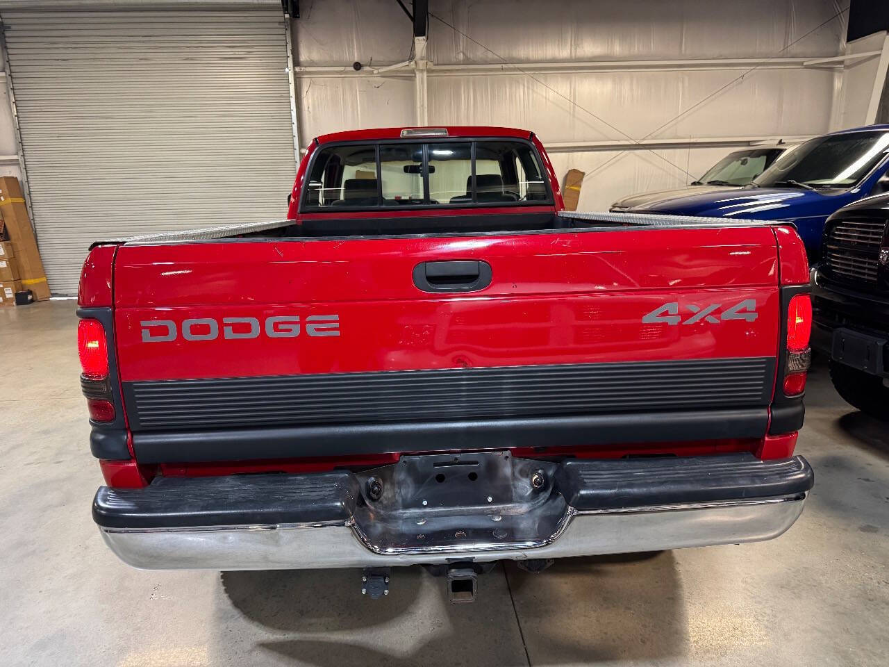 Dodge-Ram-2500-Pickup-1995-Red-Gray-128748-10