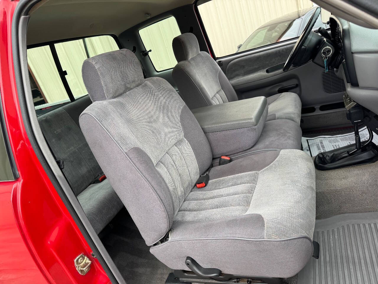 Dodge-Ram-2500-Pickup-1995-Red-Gray-128748-4