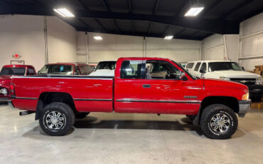 Dodge-Ram-2500-Pickup-1995-Red-Gray-128748-6