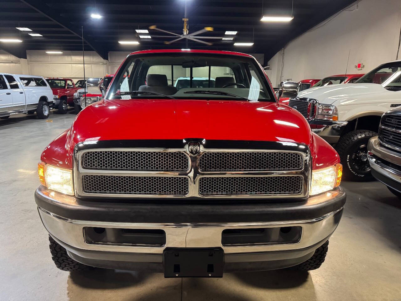 Dodge-Ram-2500-Pickup-1995-Red-Gray-128748-9