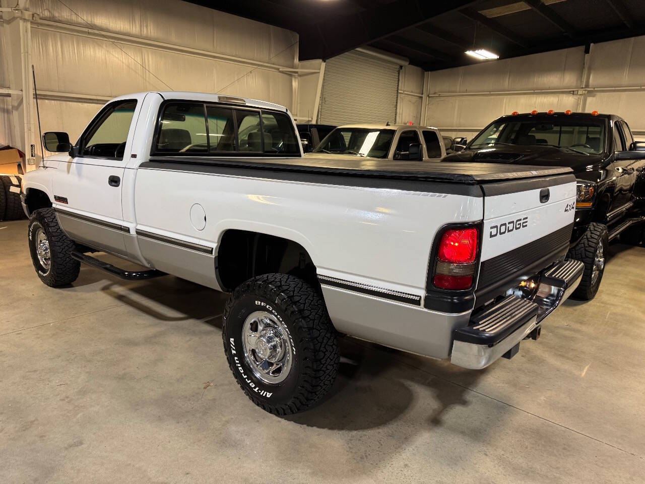 Dodge-Ram-2500-Pickup-1995-White-Gray-239551-2