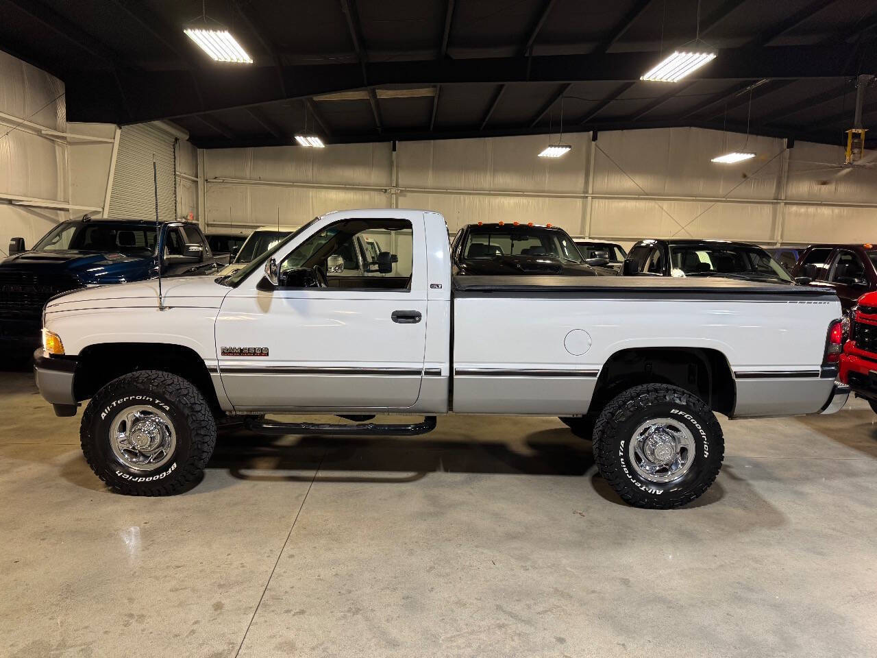 Dodge-Ram-2500-Pickup-1995-White-Gray-239551-6