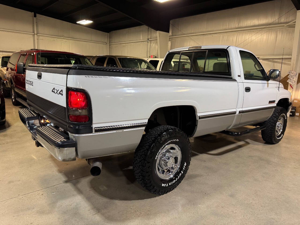 Dodge-Ram-2500-Pickup-1995-White-Gray-239551-9