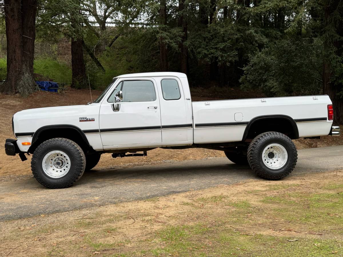 Dodge-Ram-2500-diesel-1992-white-402335-1