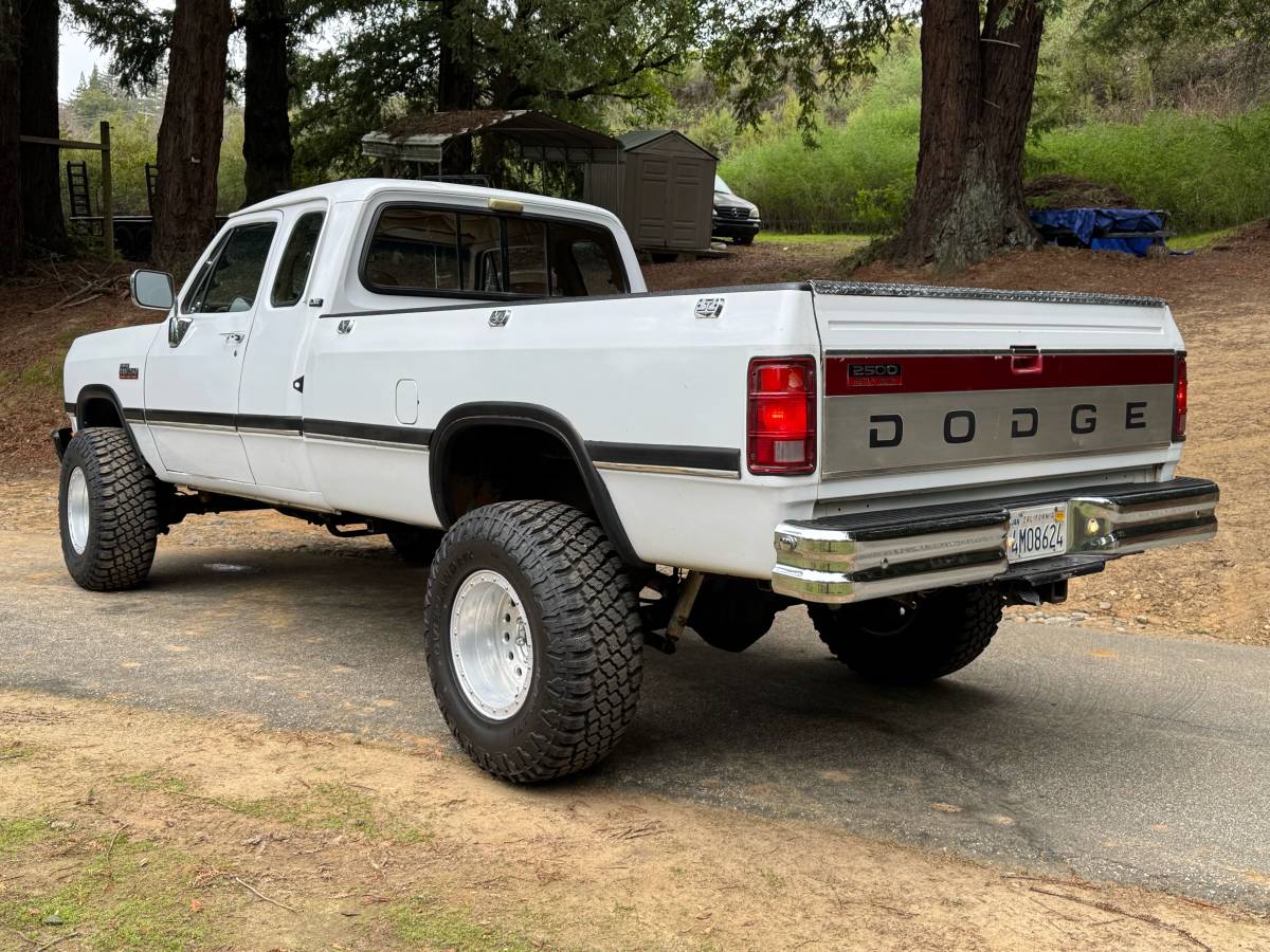 Dodge-Ram-2500-diesel-1992-white-402335-2