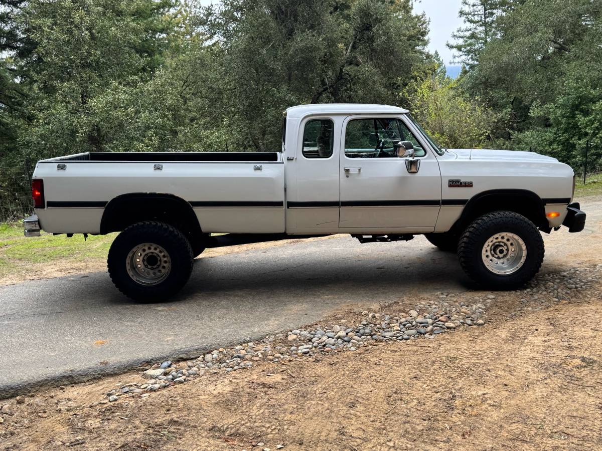 Dodge-Ram-2500-diesel-1992-white-402335-5