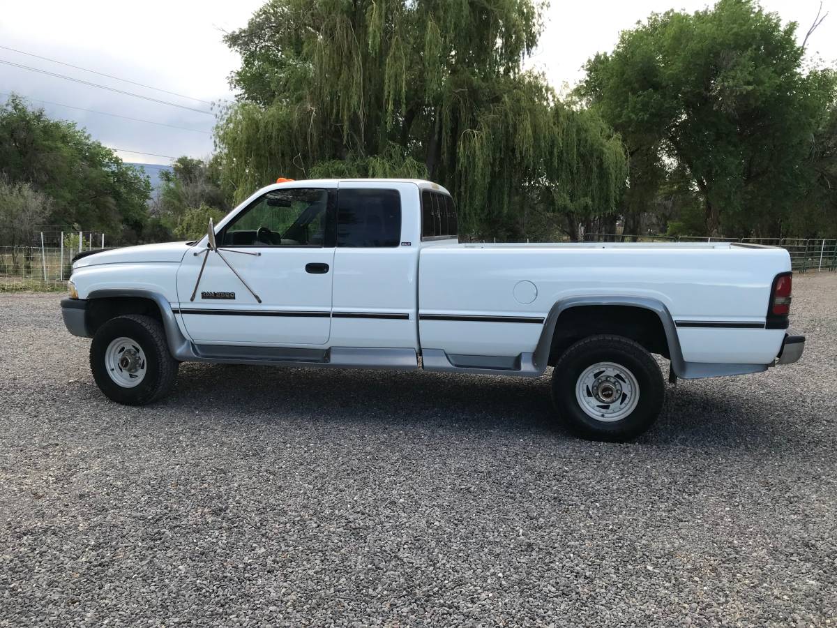 Dodge-Ram-2500-diesel-1995-white-394288-4