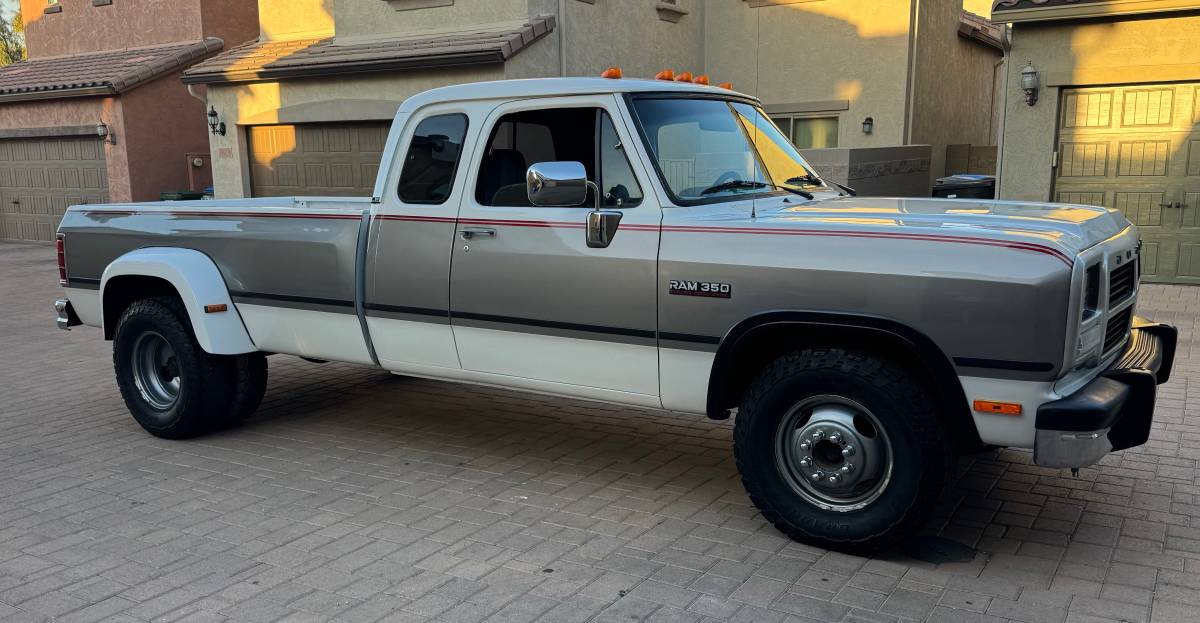 Dodge-Ram-350-d-le-diesel-1993-white-370346-1