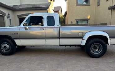 Dodge-Ram-350-d-le-diesel-1993-white-370346-1