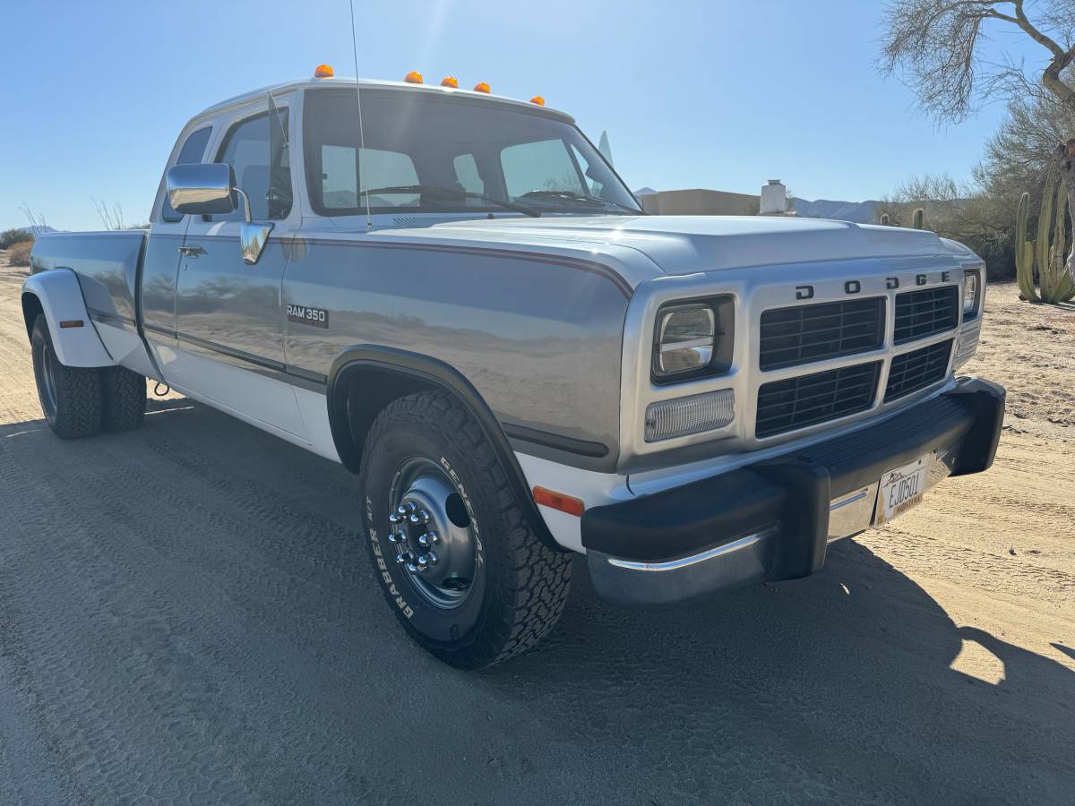 Dodge-Ram-350-d-le-diesel-1993-white-370346-23