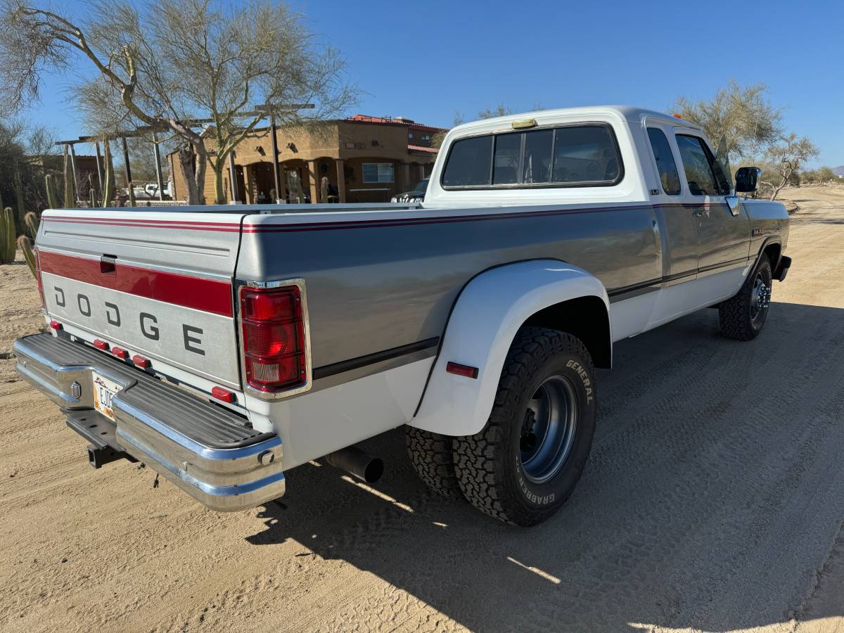 Dodge-Ram-350-d-le-diesel-1993-white-370346-4