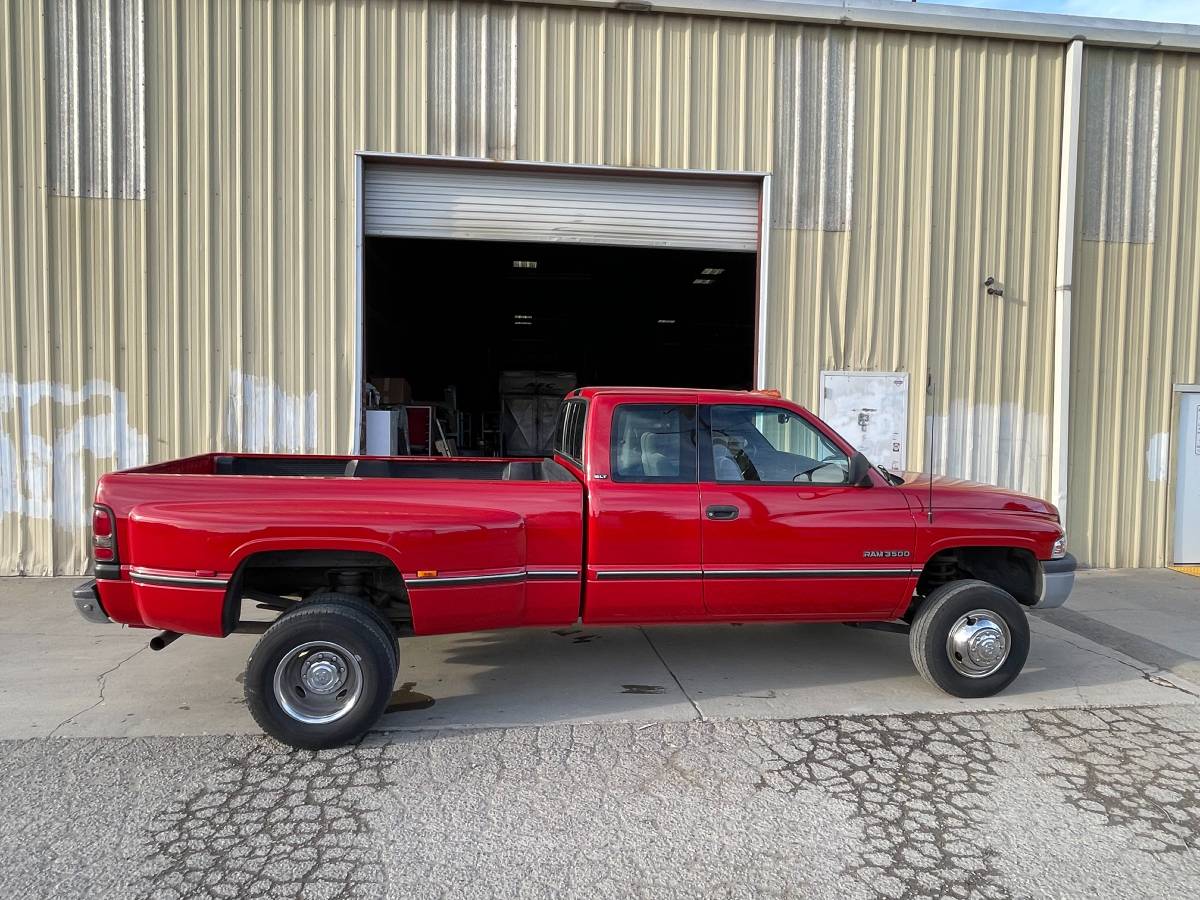 Dodge-Ram-3500-1995-red-99779-1