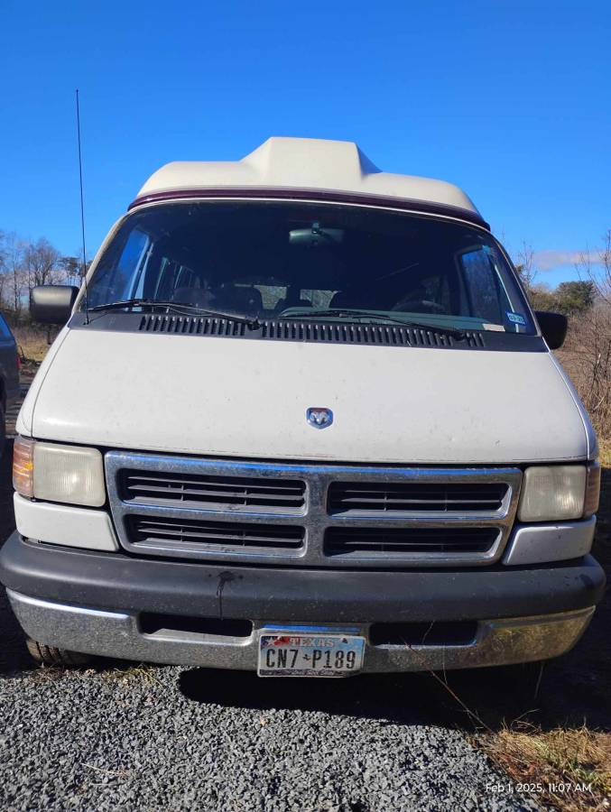 Dodge-Ram-b1500-van-1994-white-143231-3