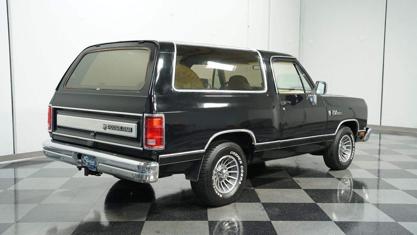 Dodge-Ramcharger-SUV-1988-Black-Tan-58720-11