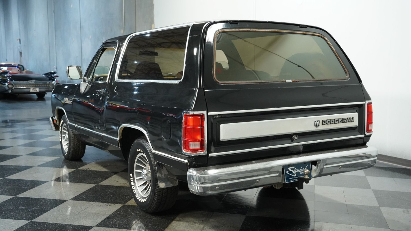 Dodge-Ramcharger-SUV-1988-Black-Tan-58720-8