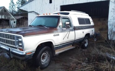 Dodge-W200-power-wagon-1979-blue-160081-1