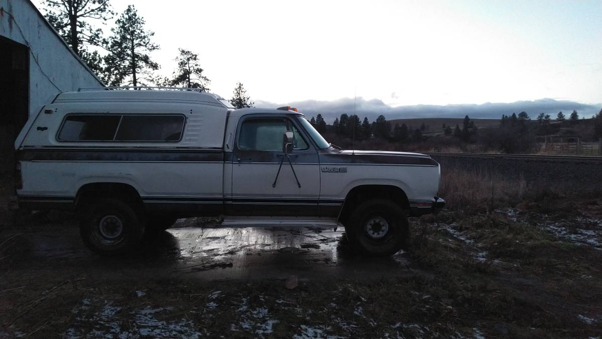 Dodge-W200-power-wagon-1979-blue-160081-2