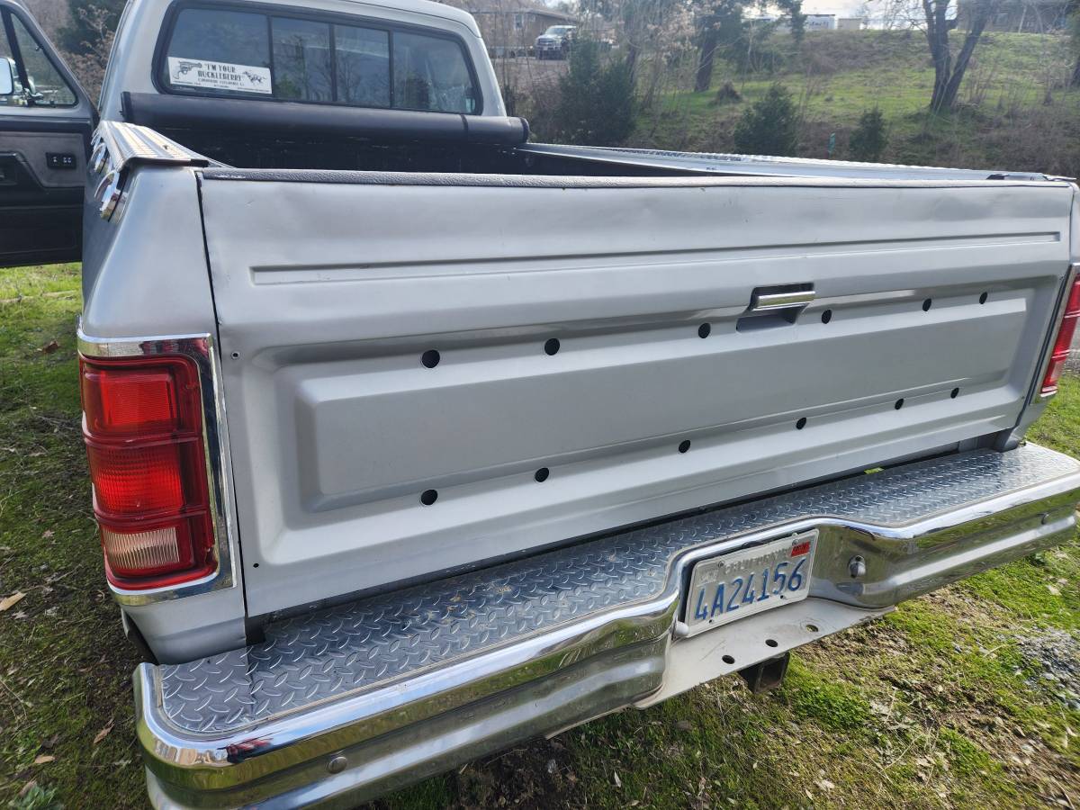 Dodge-W250-4x4-diesel-1990-grey-193121-19