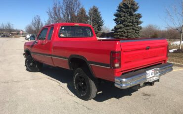 Dodge-W250-diesel-1993-red-709719-2