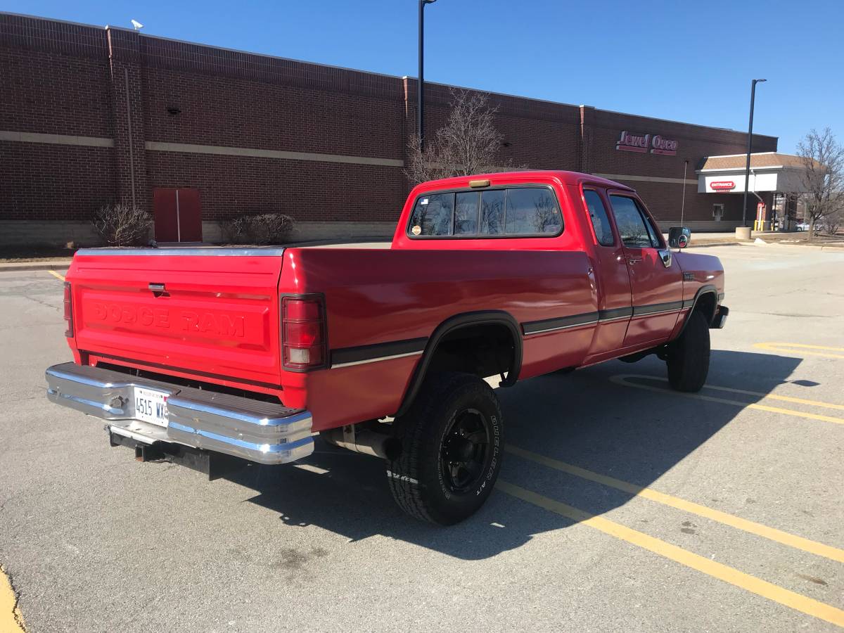 Dodge-W250-diesel-1993-red-709719-3