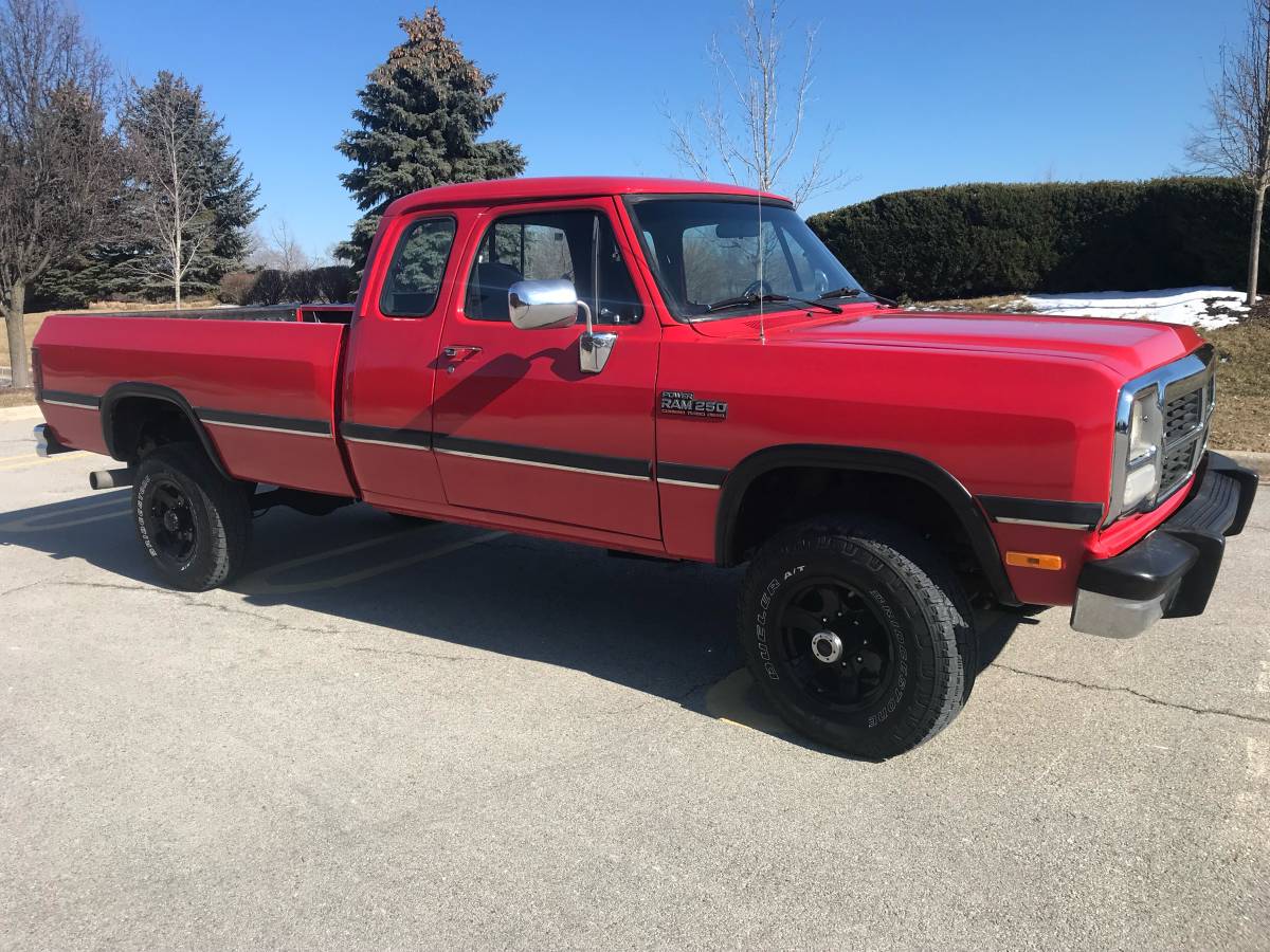 Dodge-W250-diesel-1993-red-709719-4