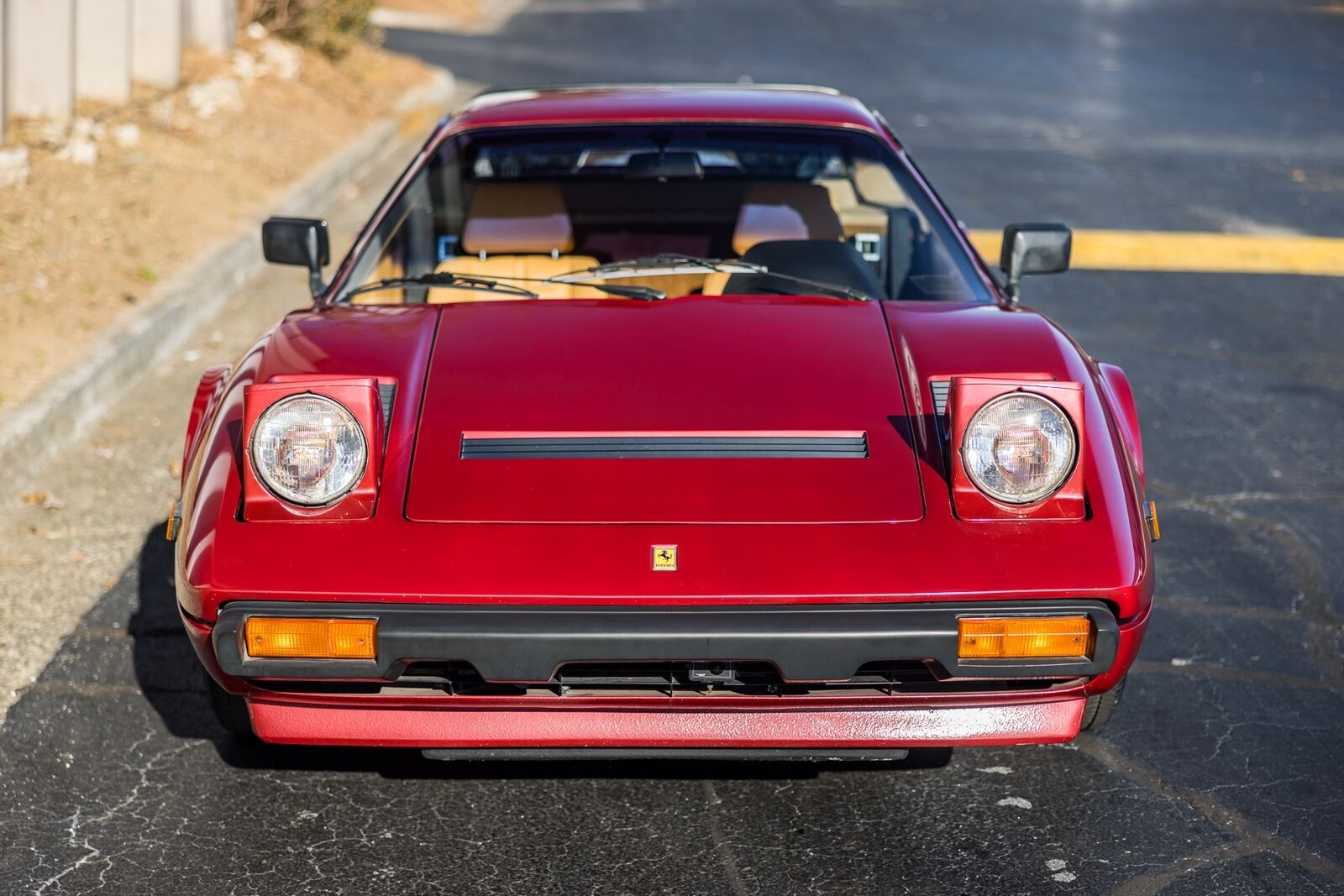 Ferrari-308-1983-Red-Tan-25613-3